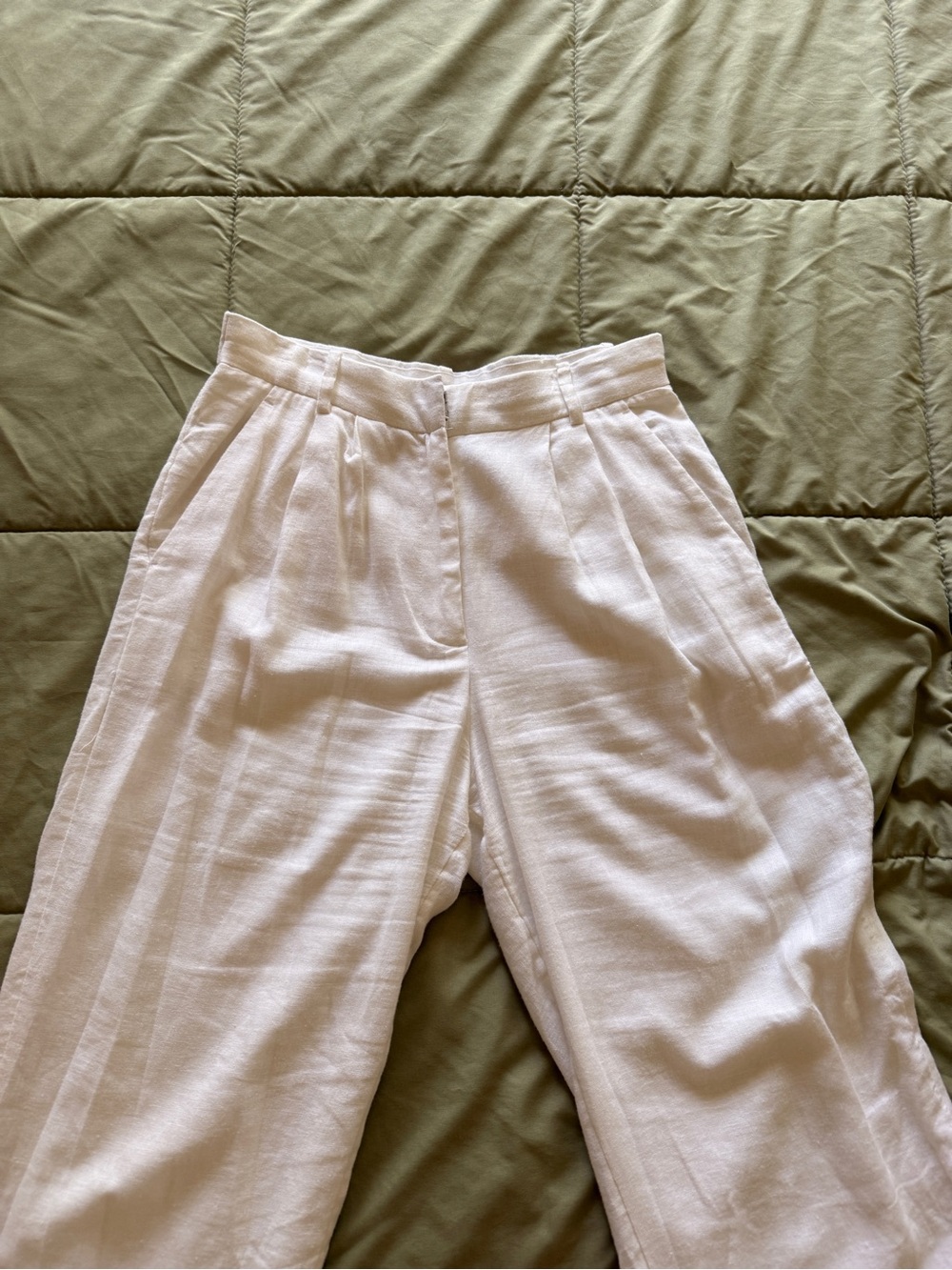 Abercrombie & Fitch White Wide-Leg Linen-Blend Pleated Pants